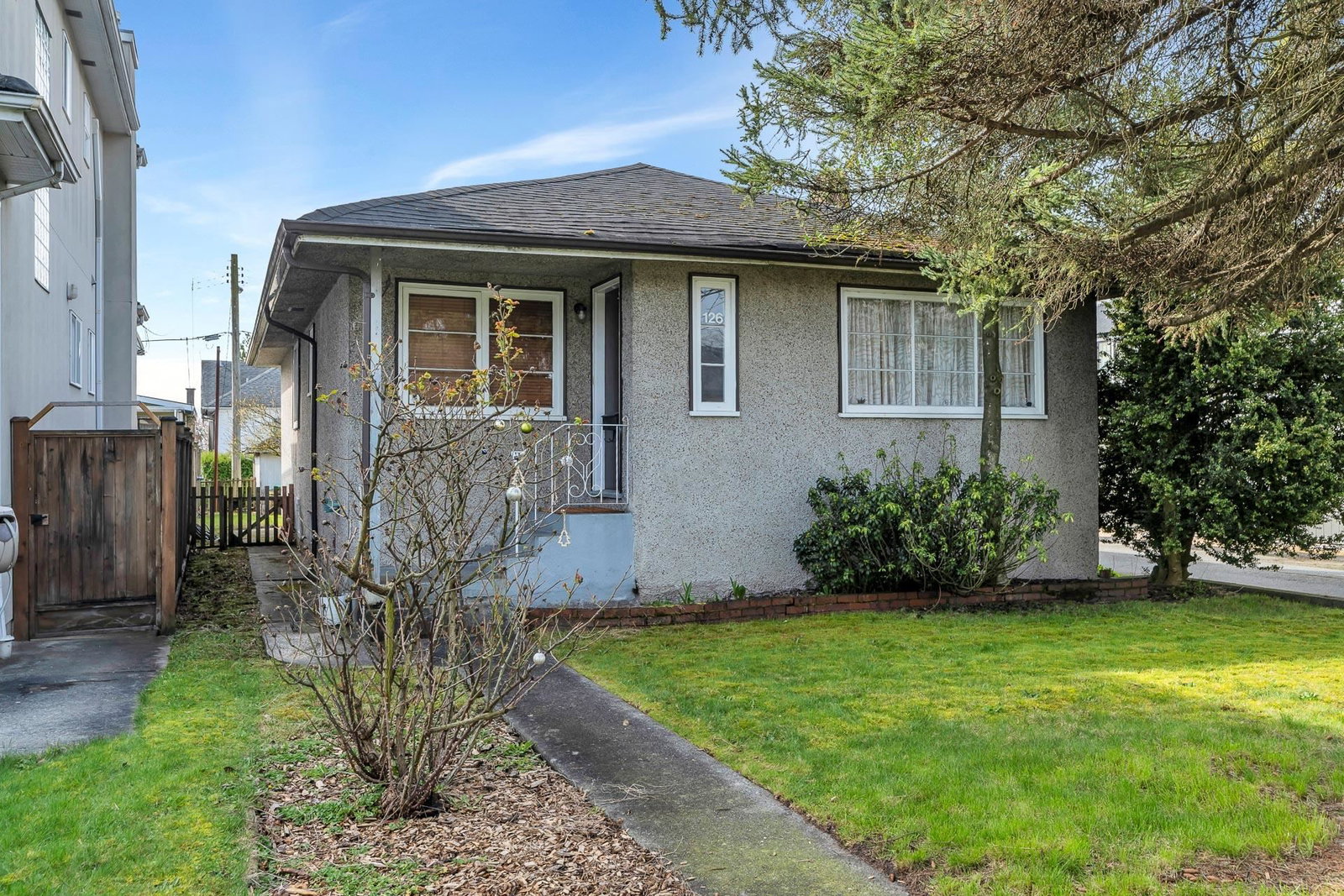 Listing photo 2