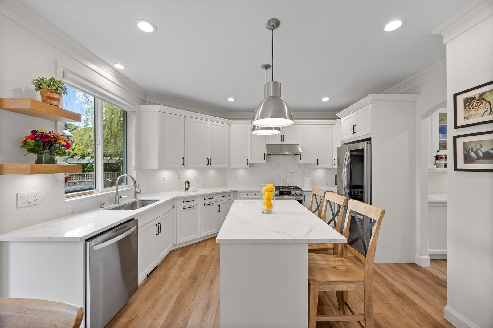 Listing Image 19
