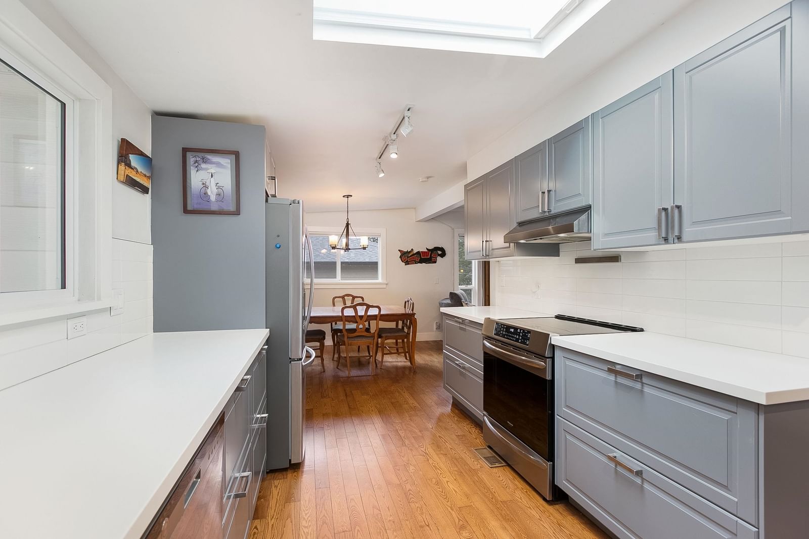 Listing Image 12