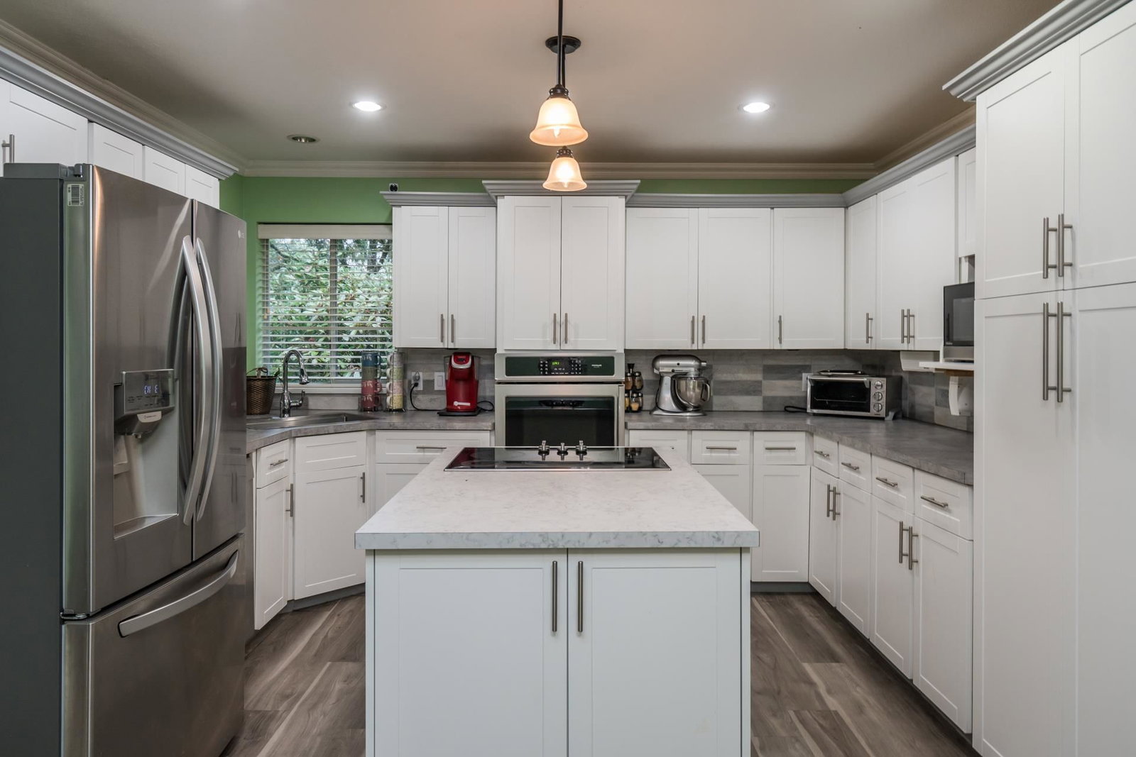 Listing Image 10