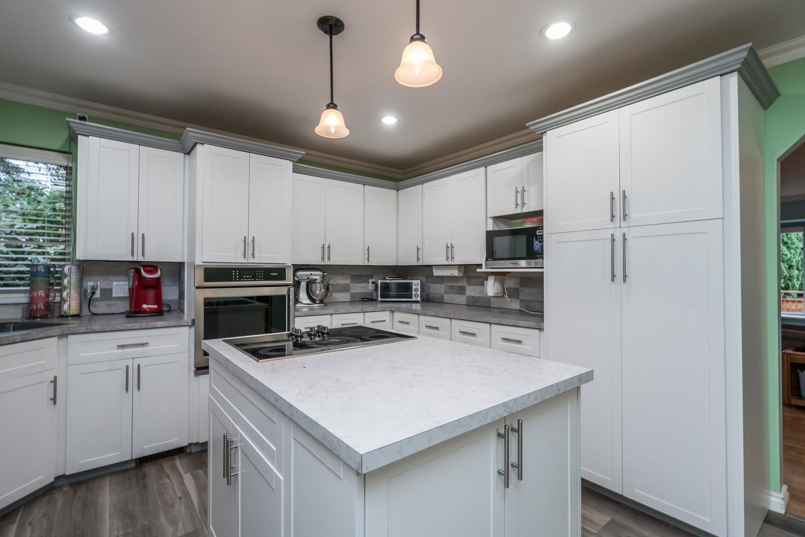 Listing Image 11