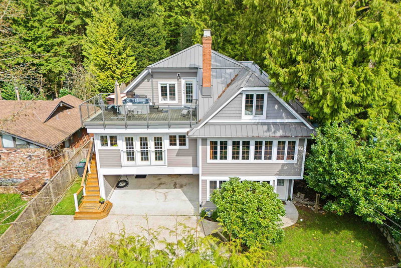 4622 Cove Cliff Road, North Vancouver, V7G 1H6 | Image 2