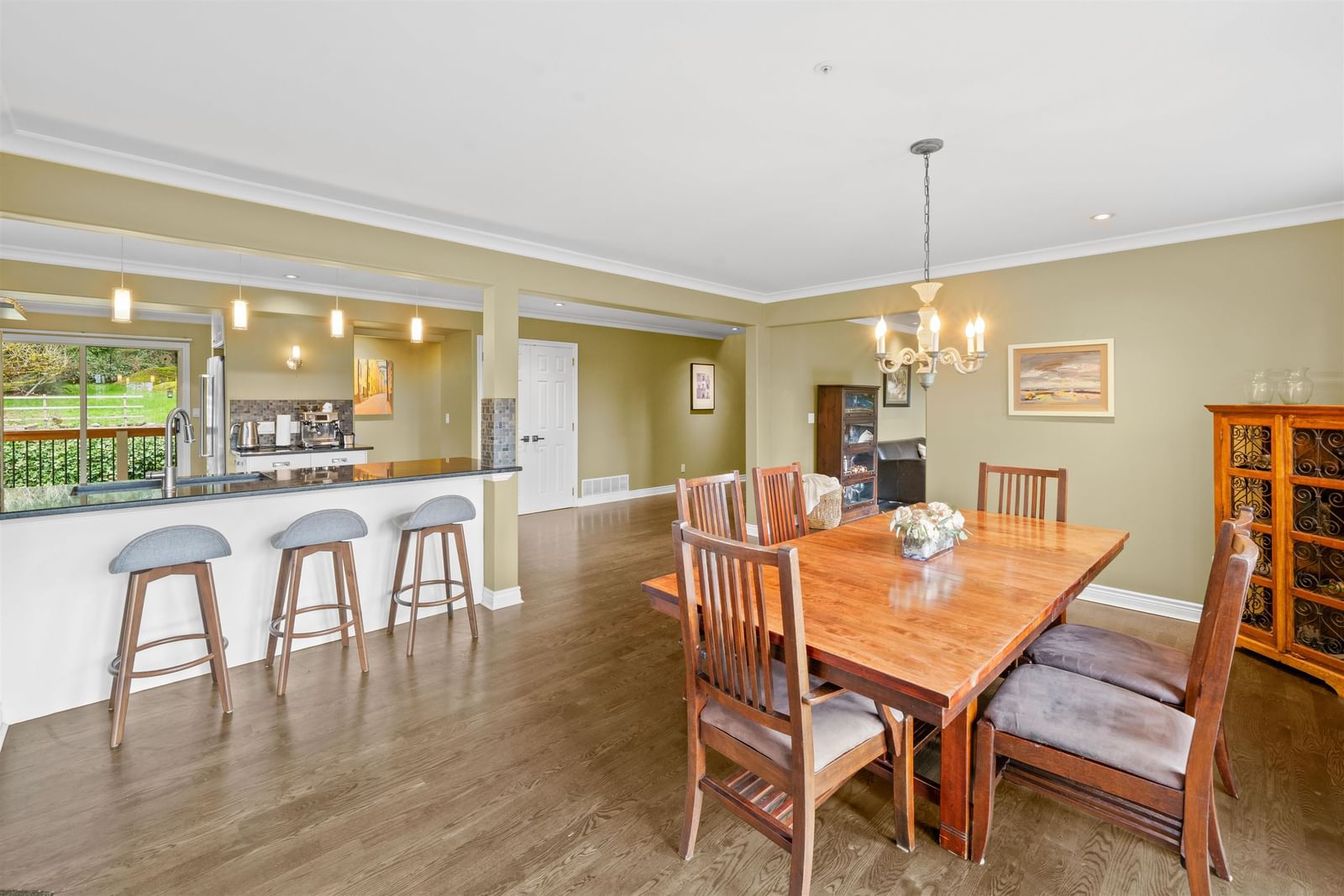 Listing Image 9