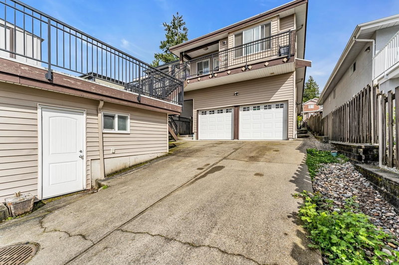6080 Mckee Street, Burnaby, V5J 2V5 | Image 2