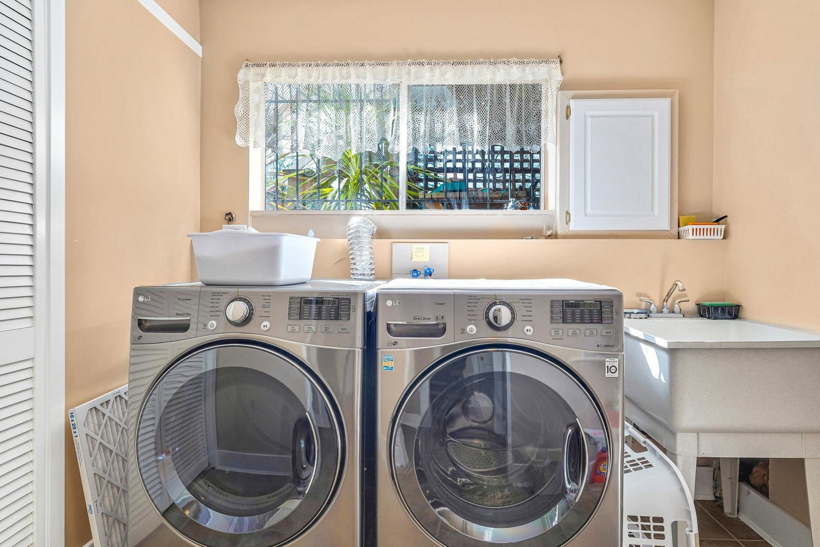 Listing Image 27