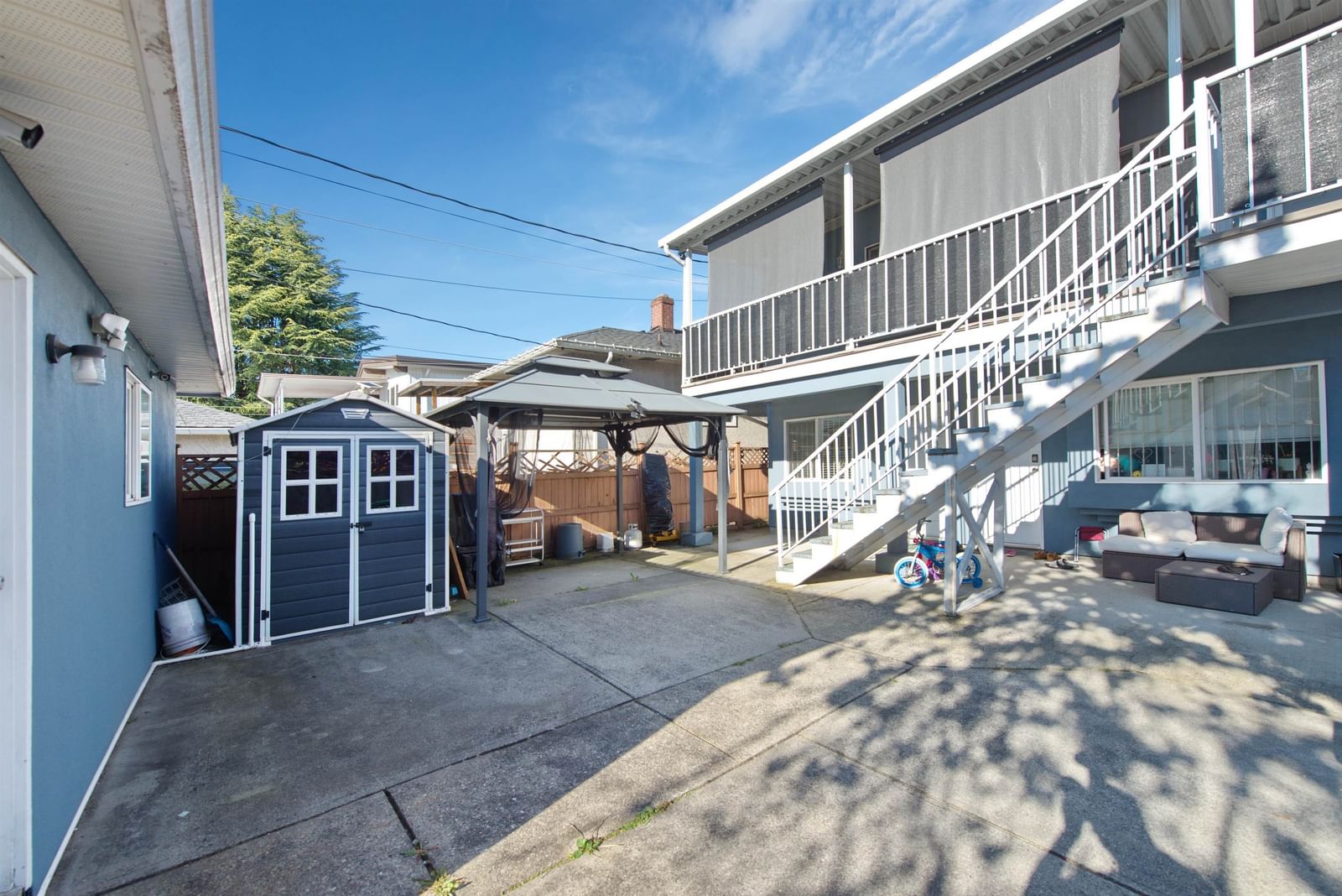 Listing Image 4