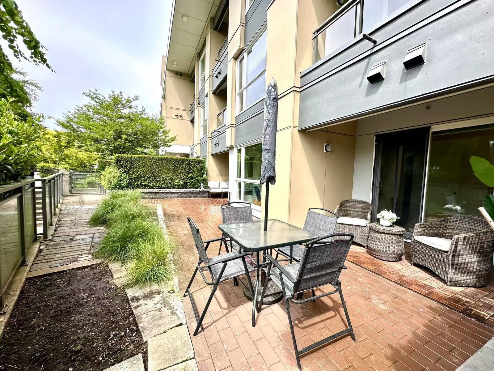 Listing Image 12
