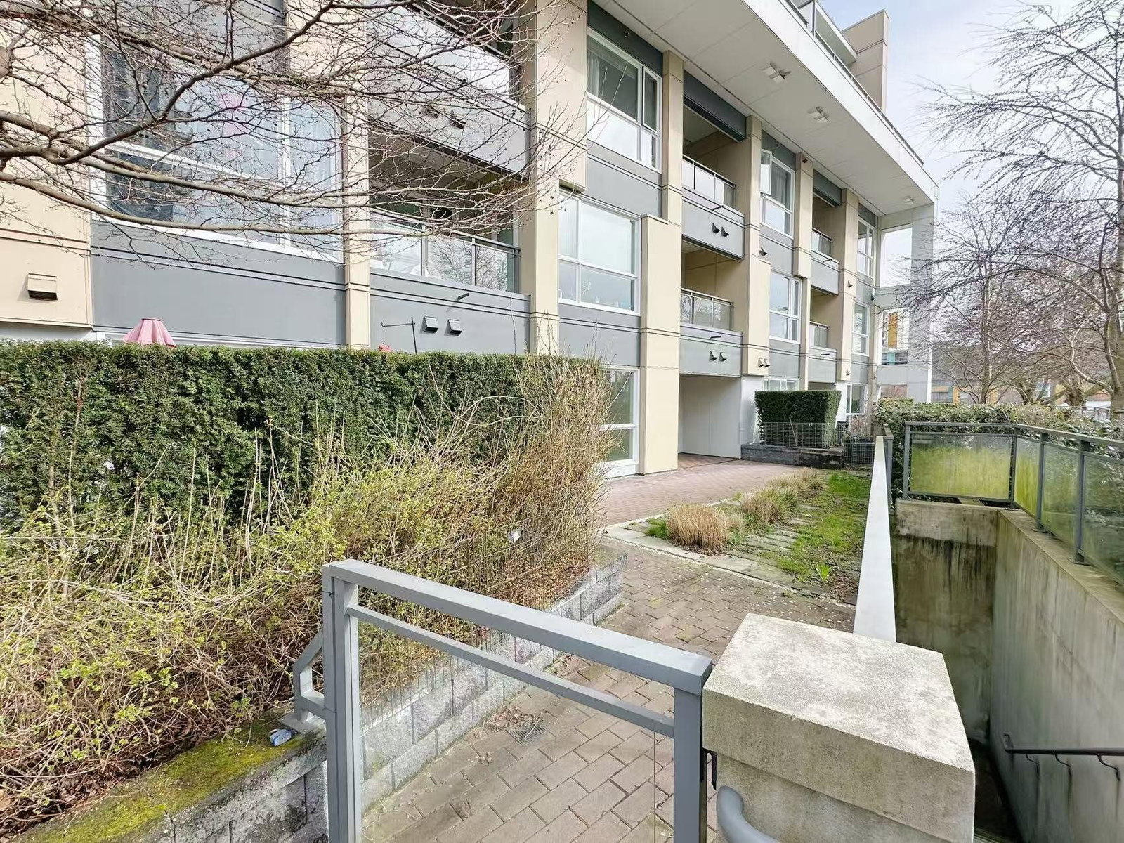 Listing Image 9