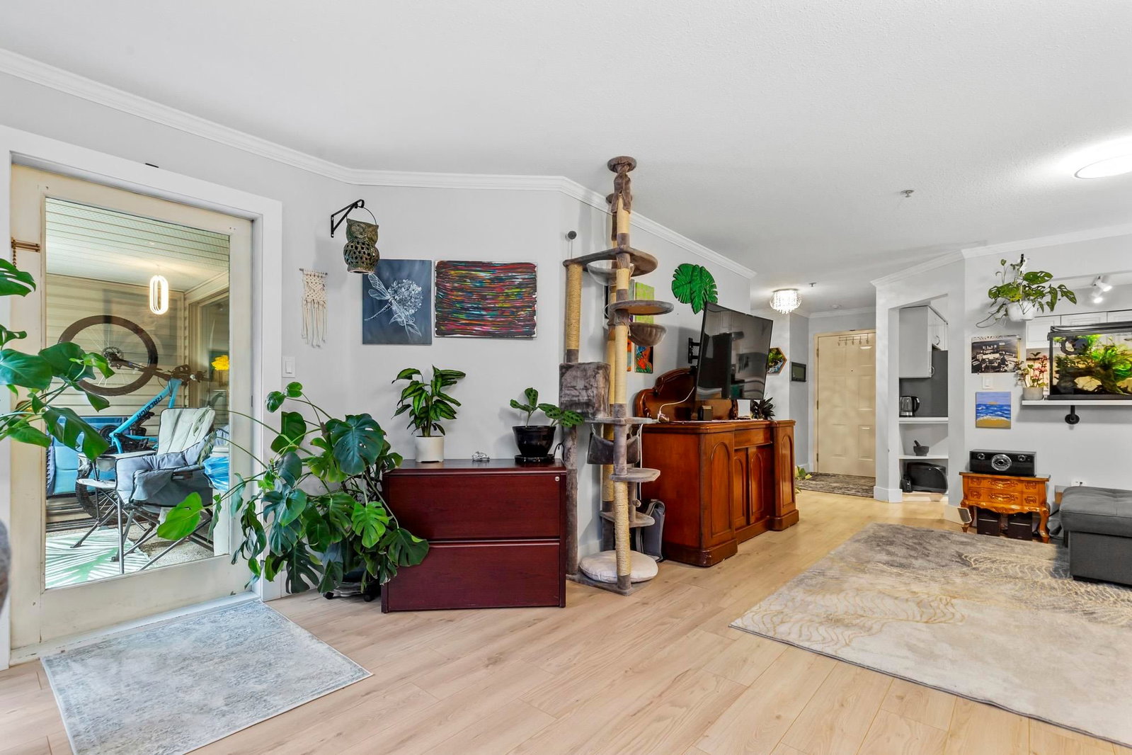 Listing Image 16