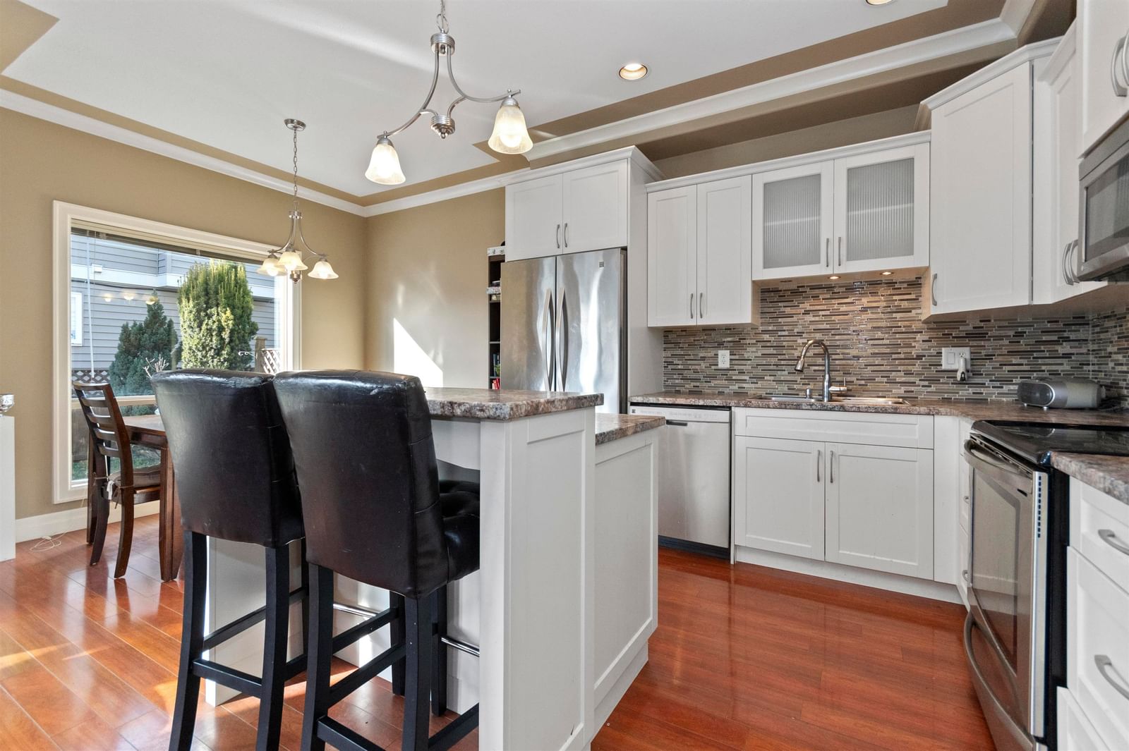 Listing Image 10