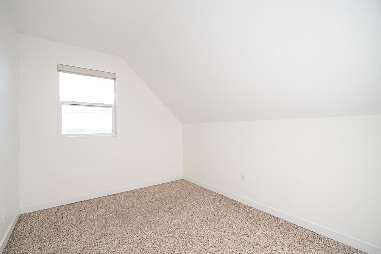 Listing Image 28