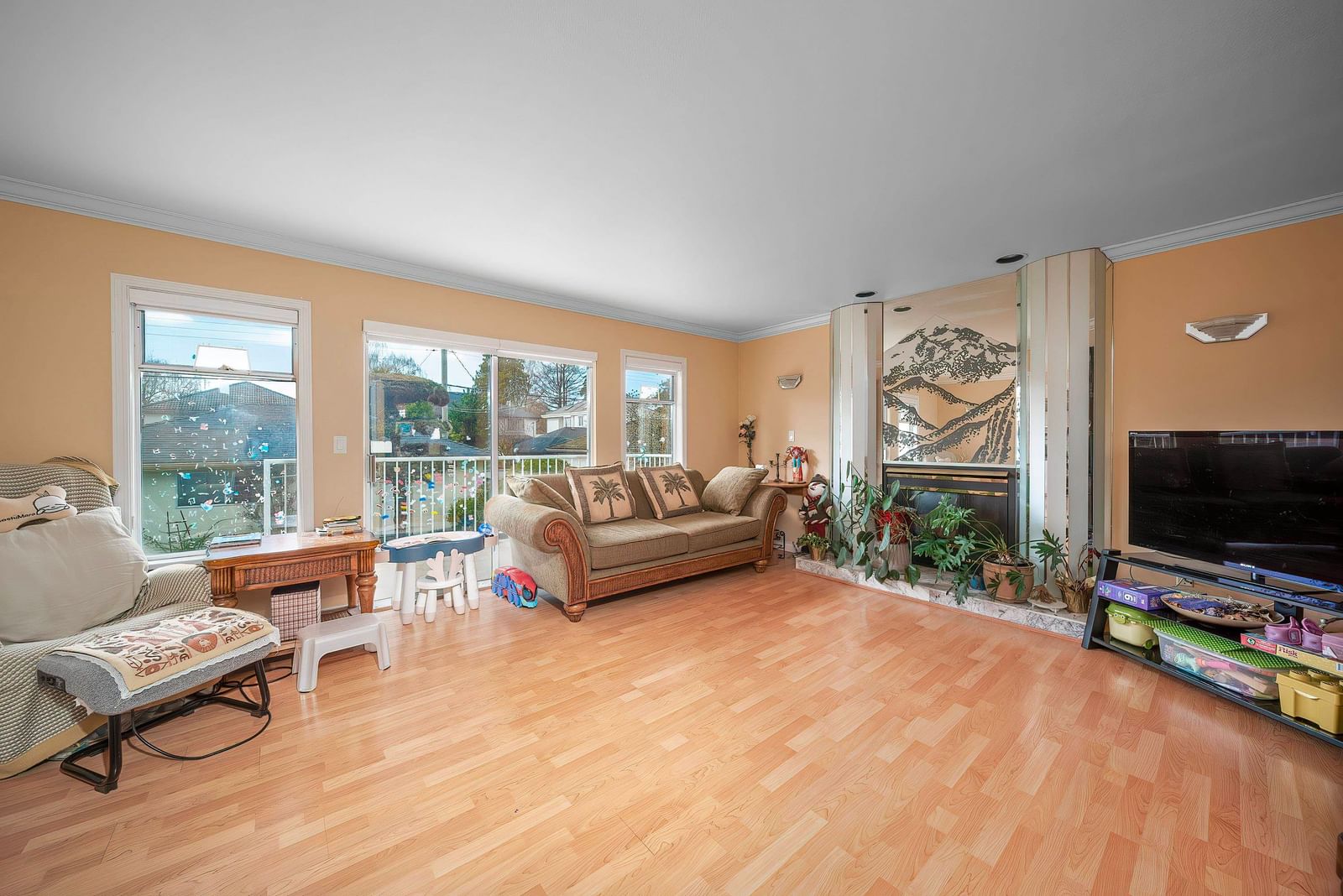 Listing Image 6