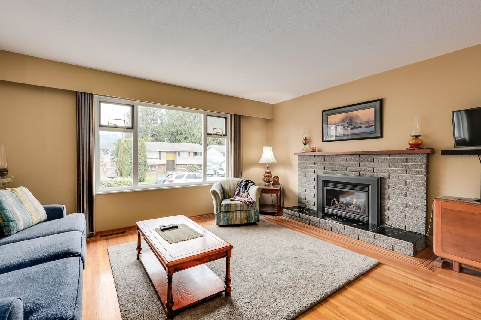 Listing Image 5