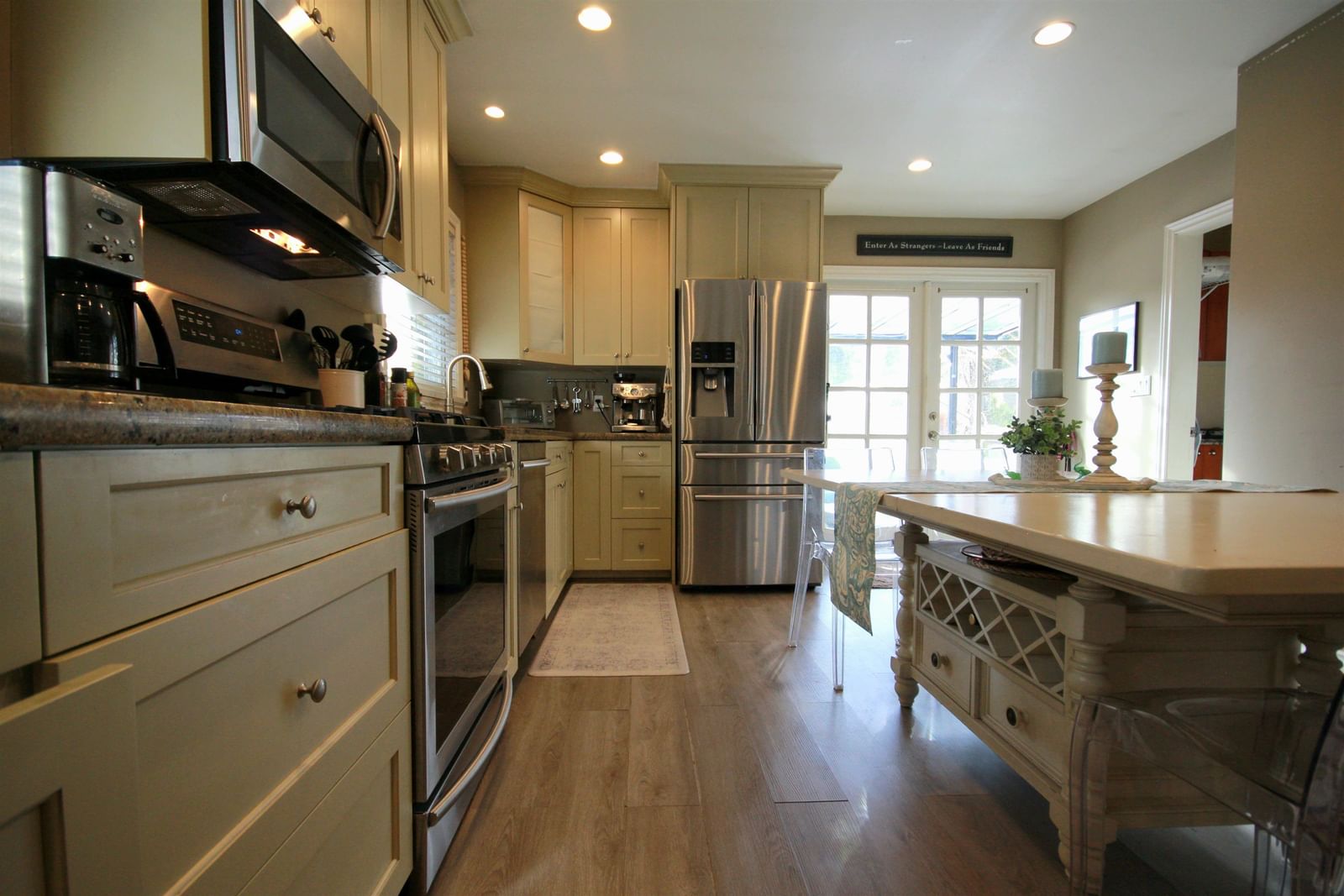 Listing Image 10
