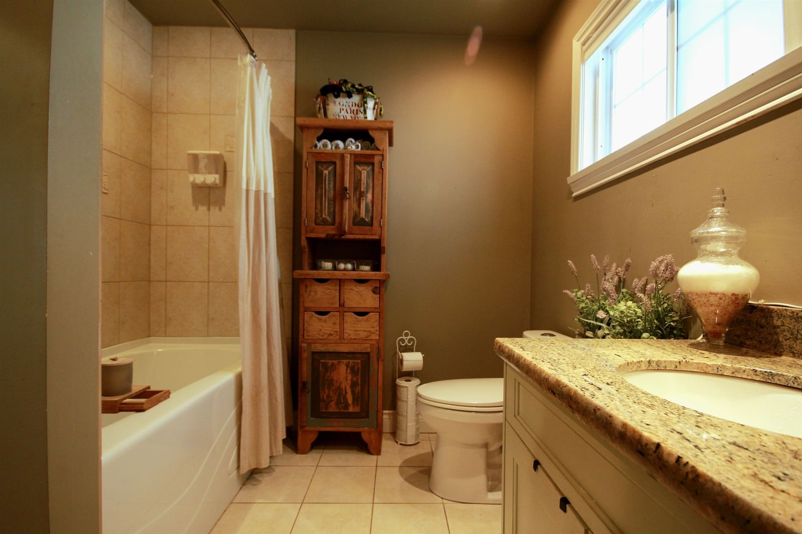 Listing Image 13