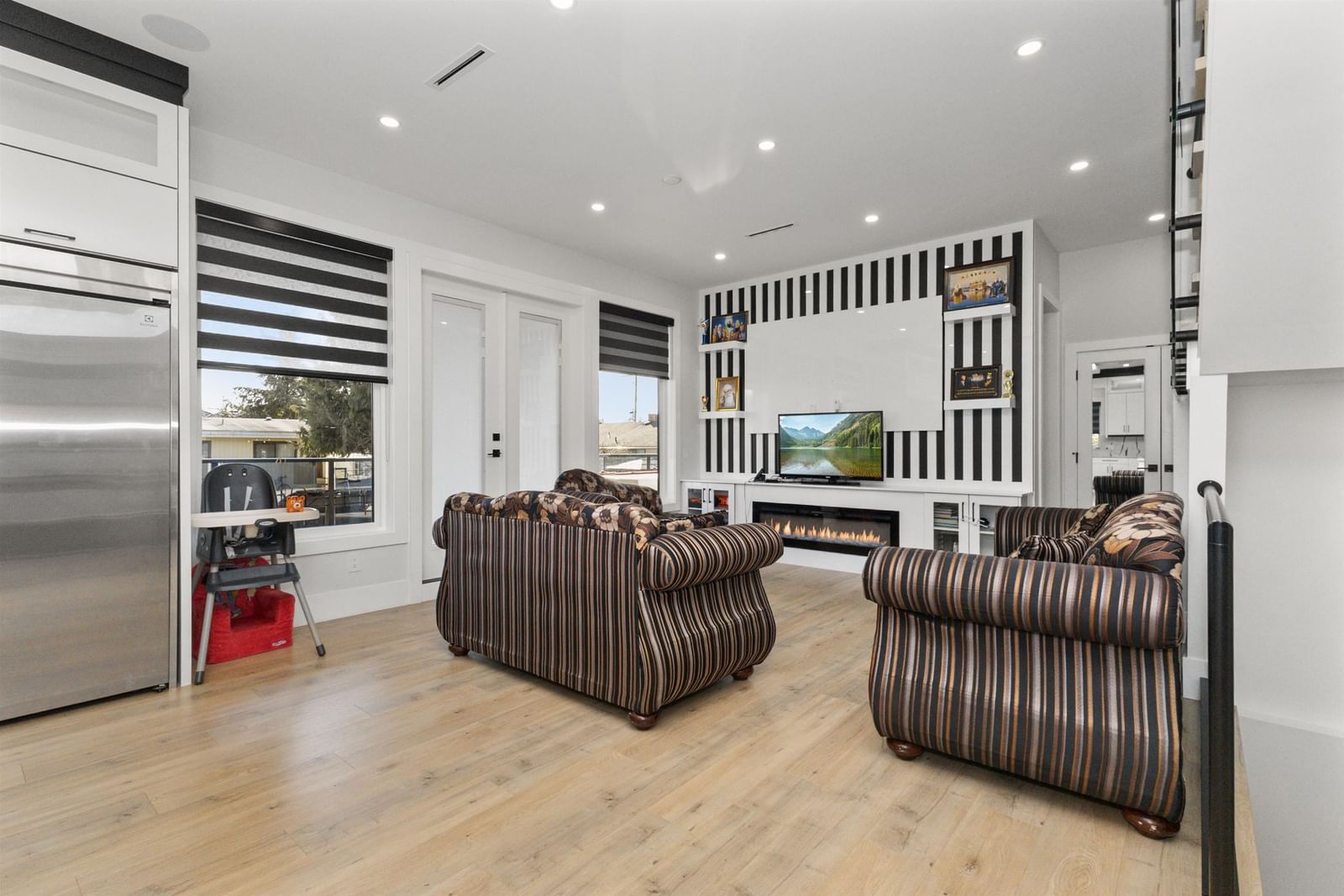 Listing Image 10