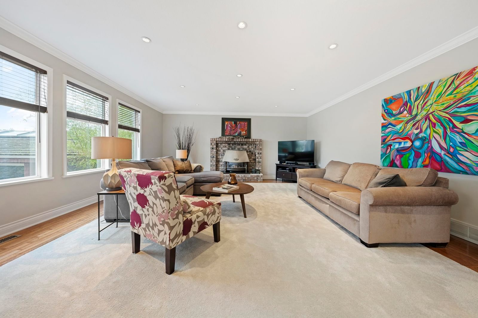 Listing Image 11