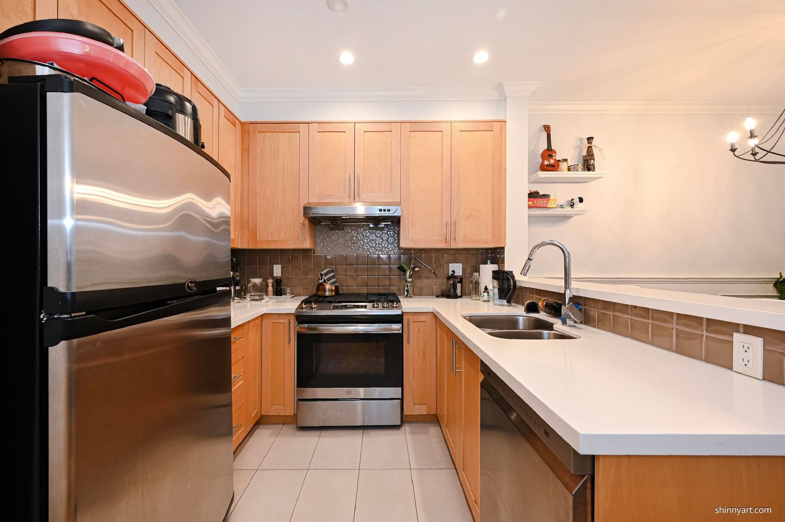 Listing Image 10