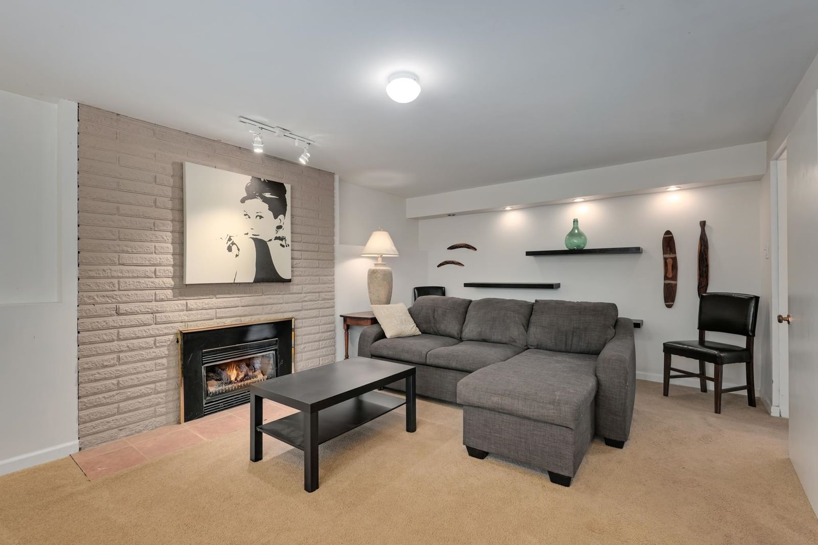 Listing Image 18