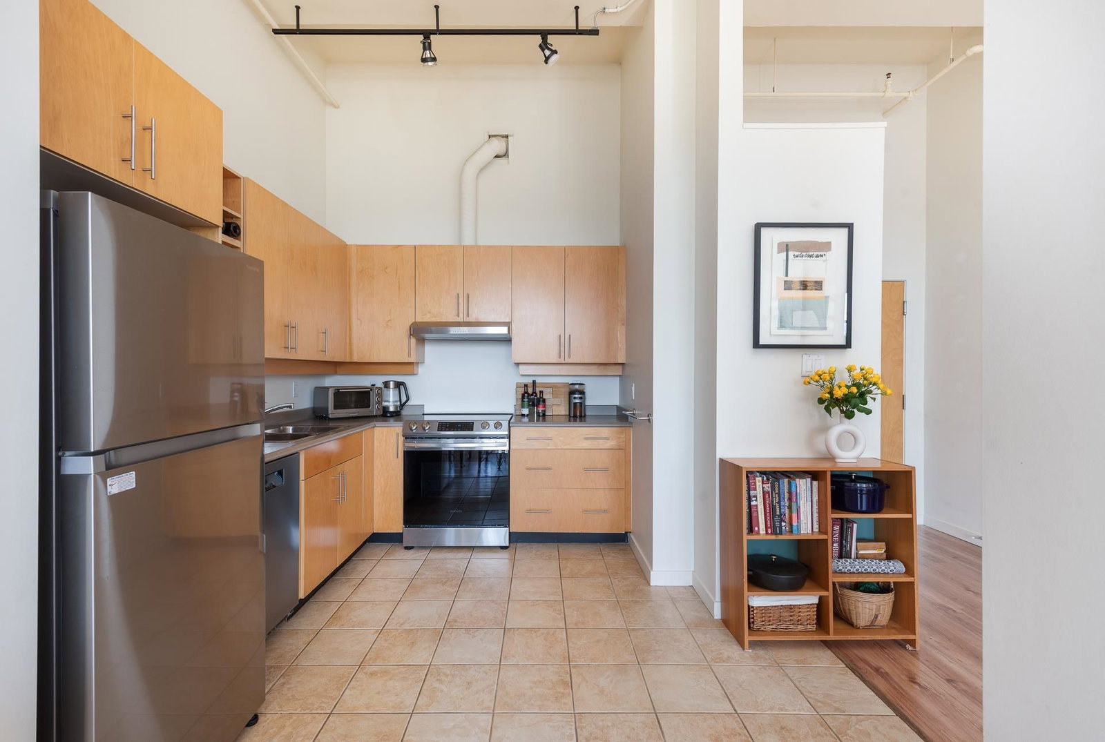 Listing Image 10