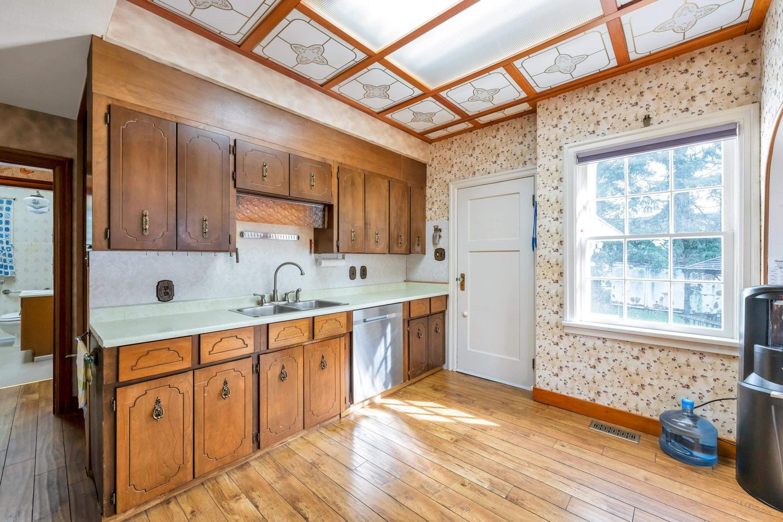 Listing Image 16