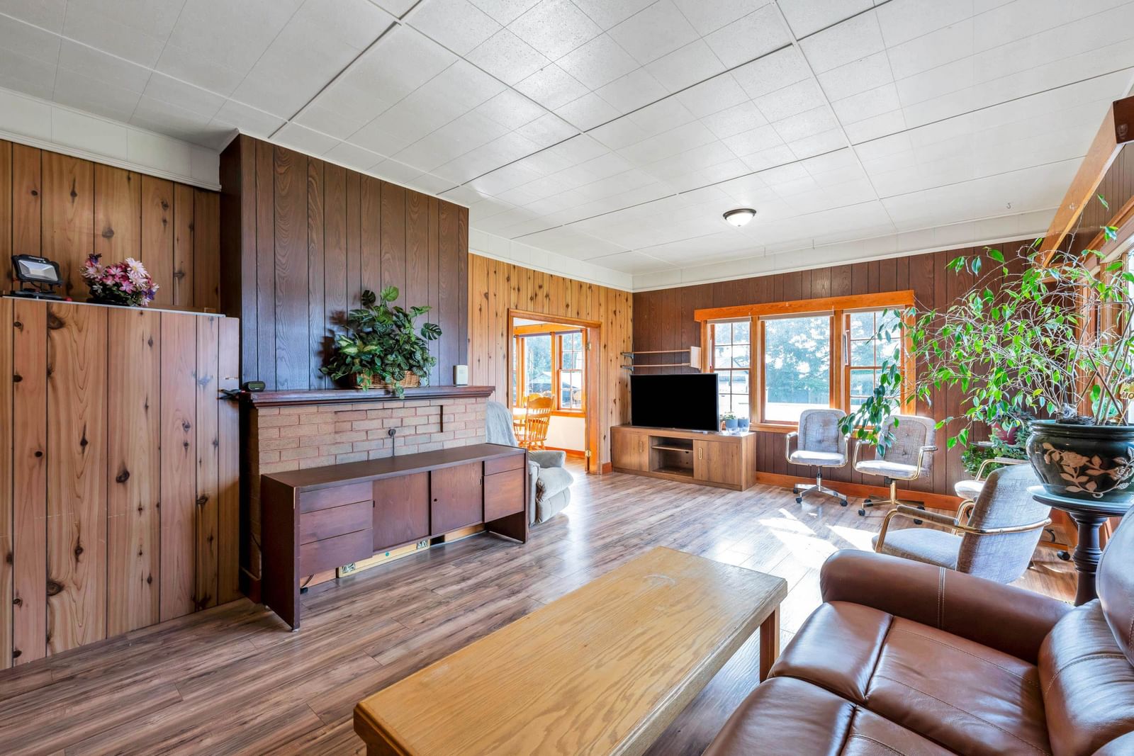 Listing Image 8