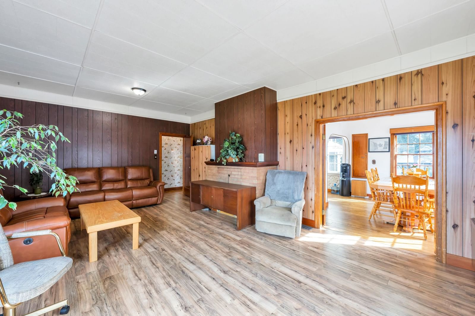 Listing Image 9