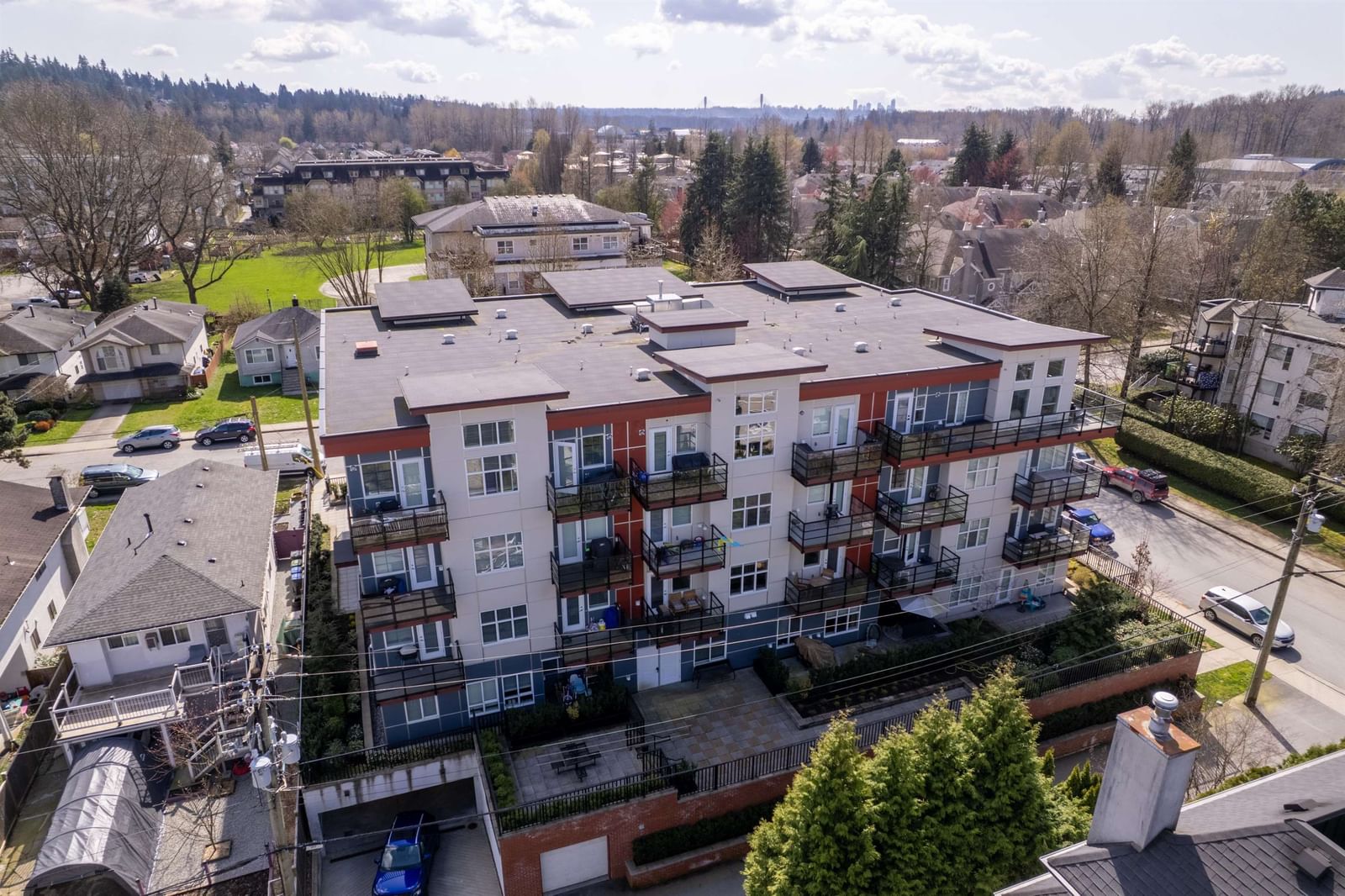 Listing Image 4