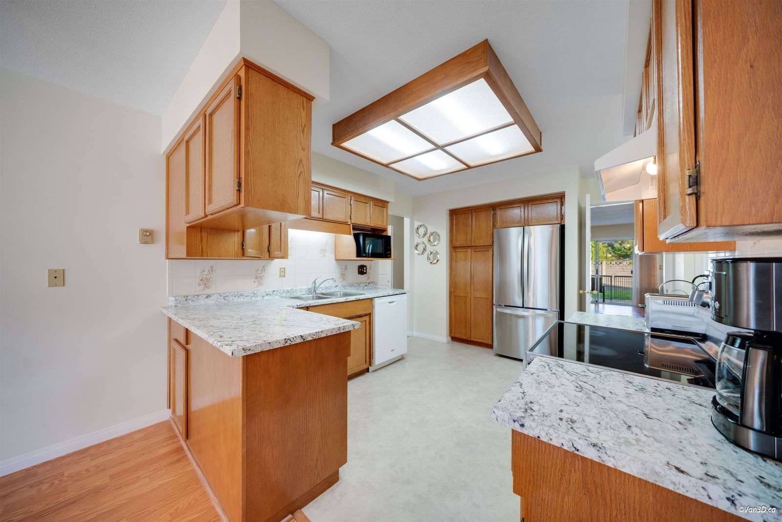 Listing Image 10