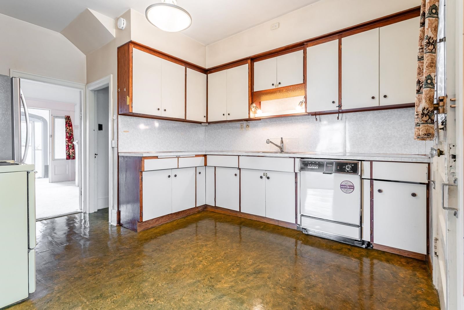 Listing Image 15