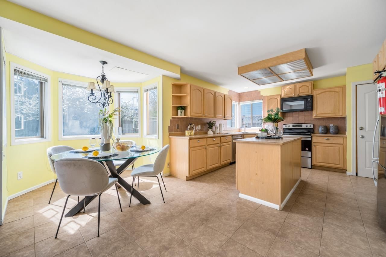 Listing Image 11