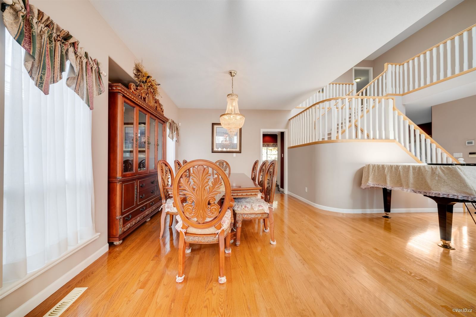 Listing Image 12