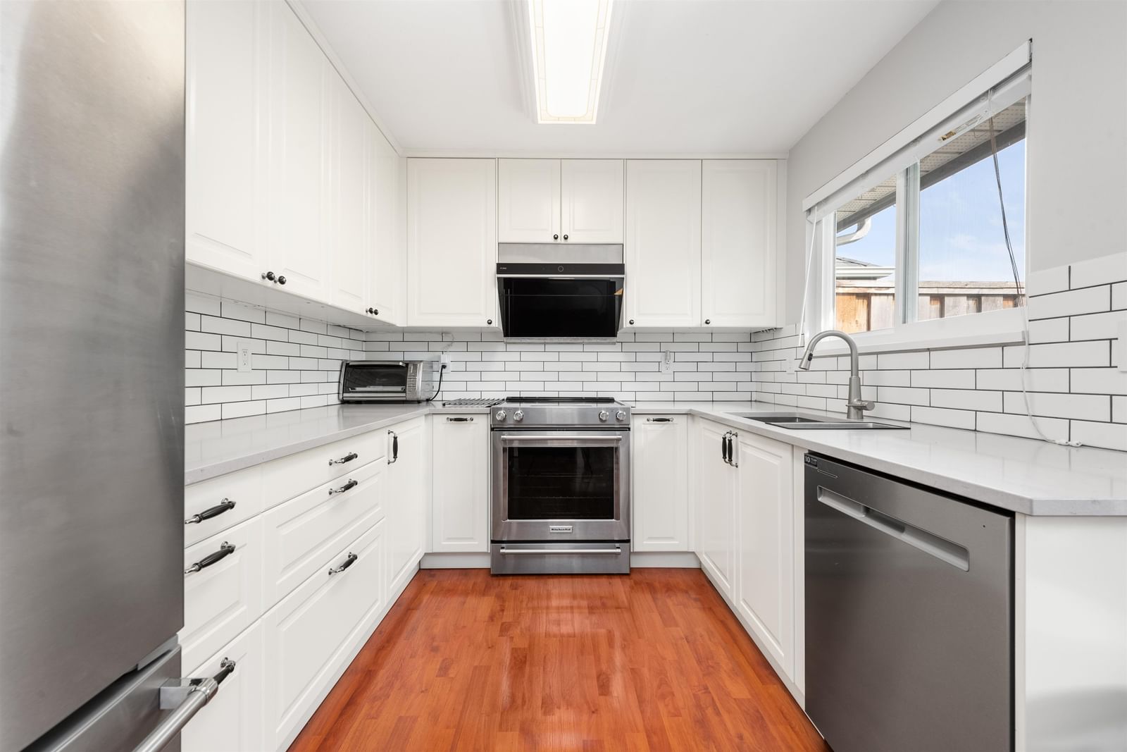 Listing Image 15