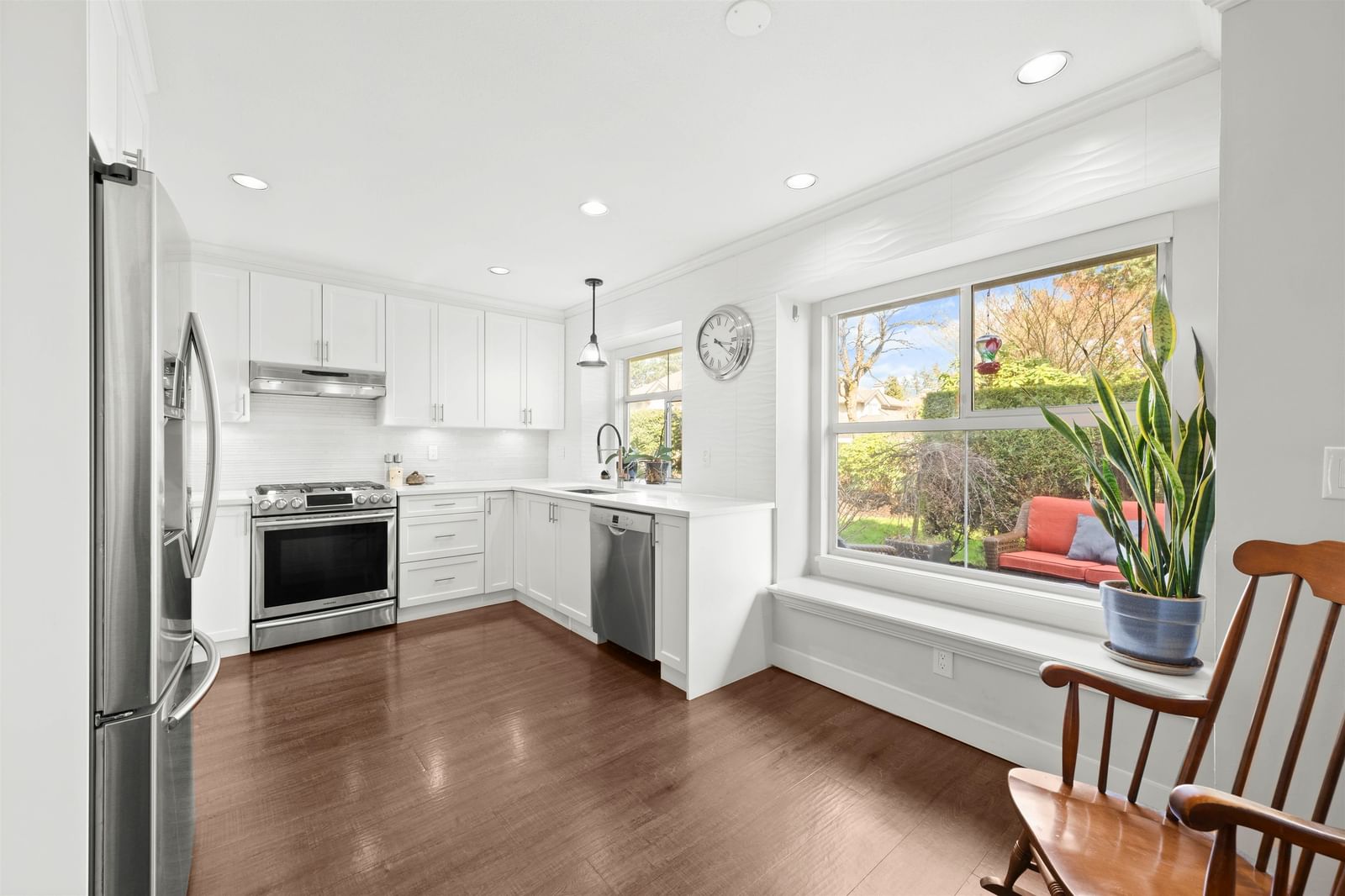 Listing Image 10
