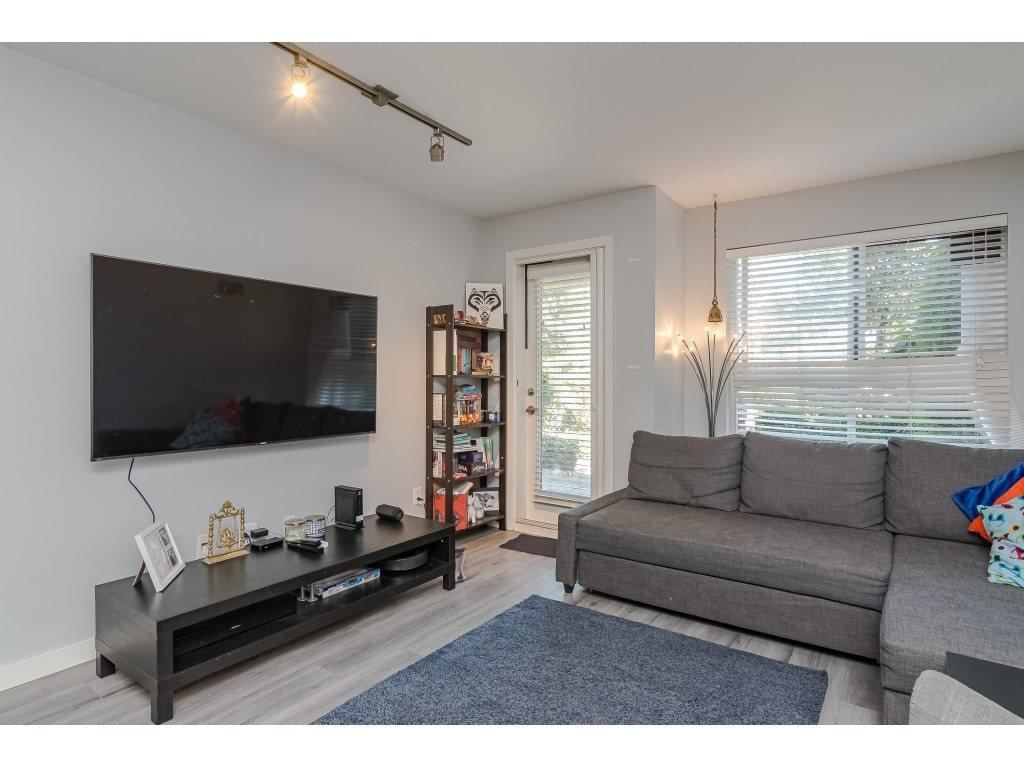 Listing photo 5