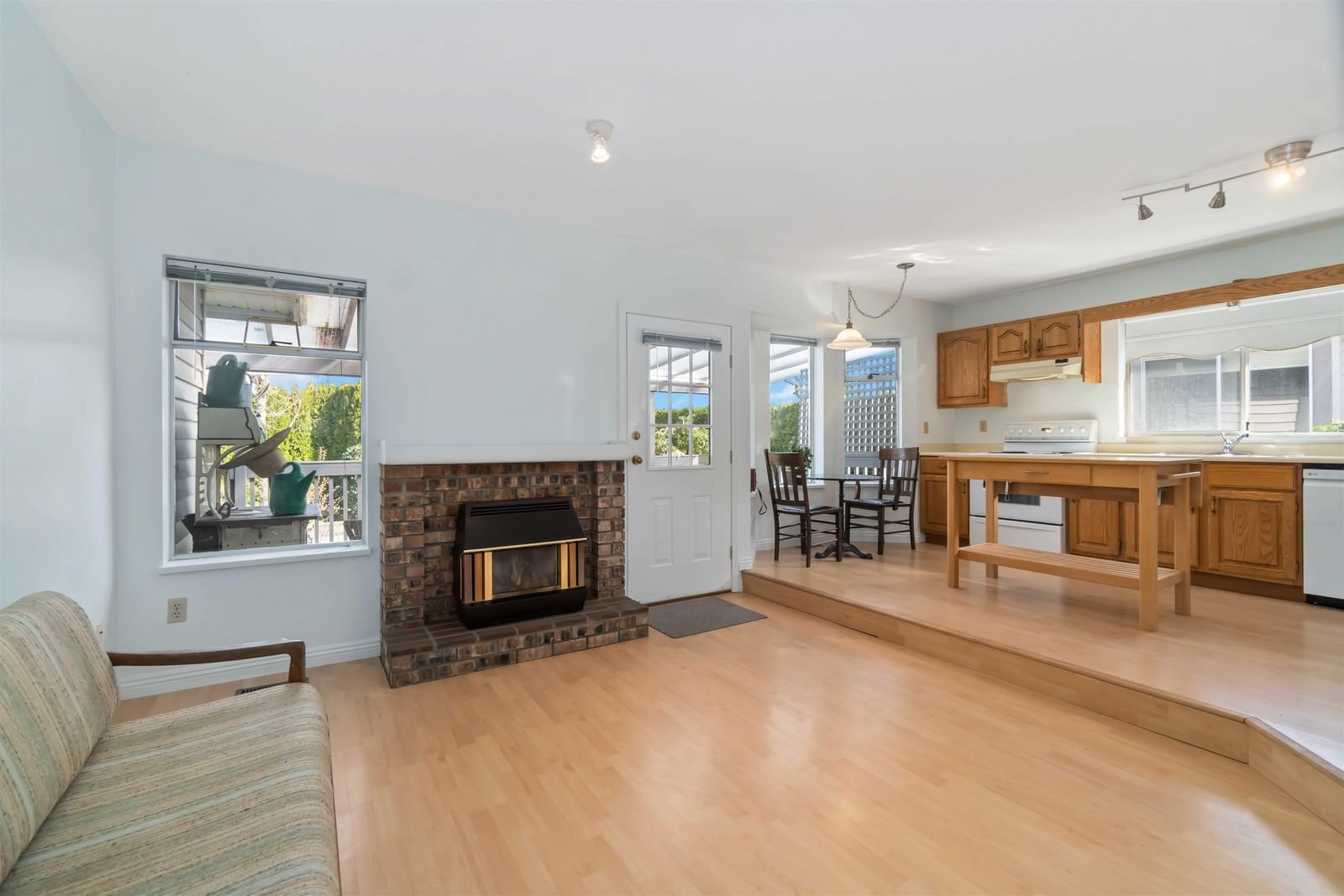 Listing Image 16