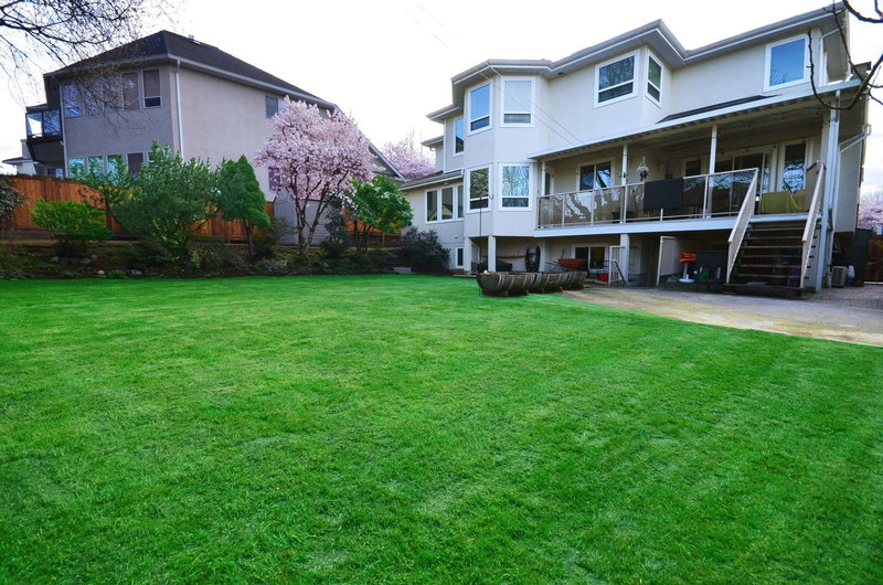 7470 Almond Place, Burnaby, V3N 4V5 | Image 2