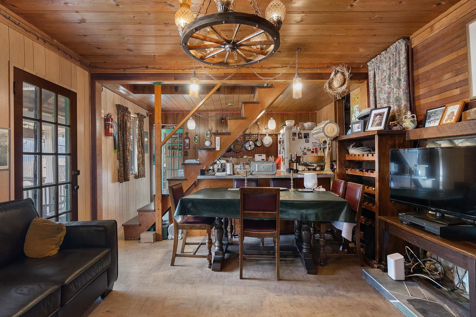 Listing Image 11