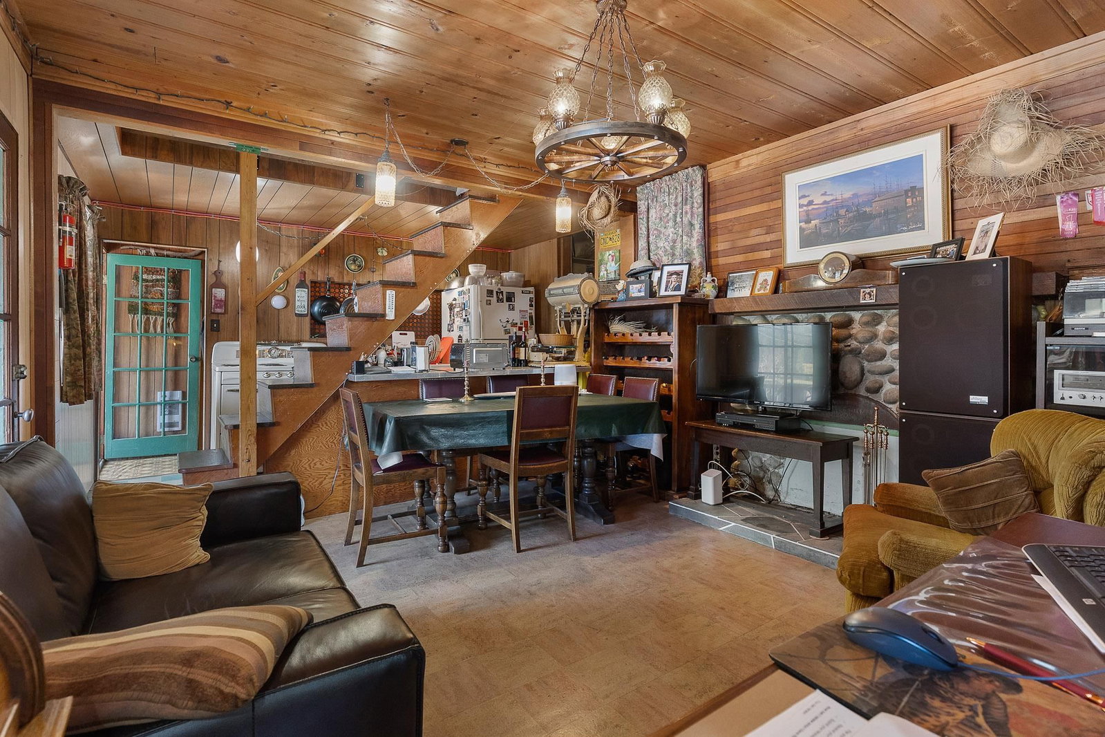 Listing Image 4