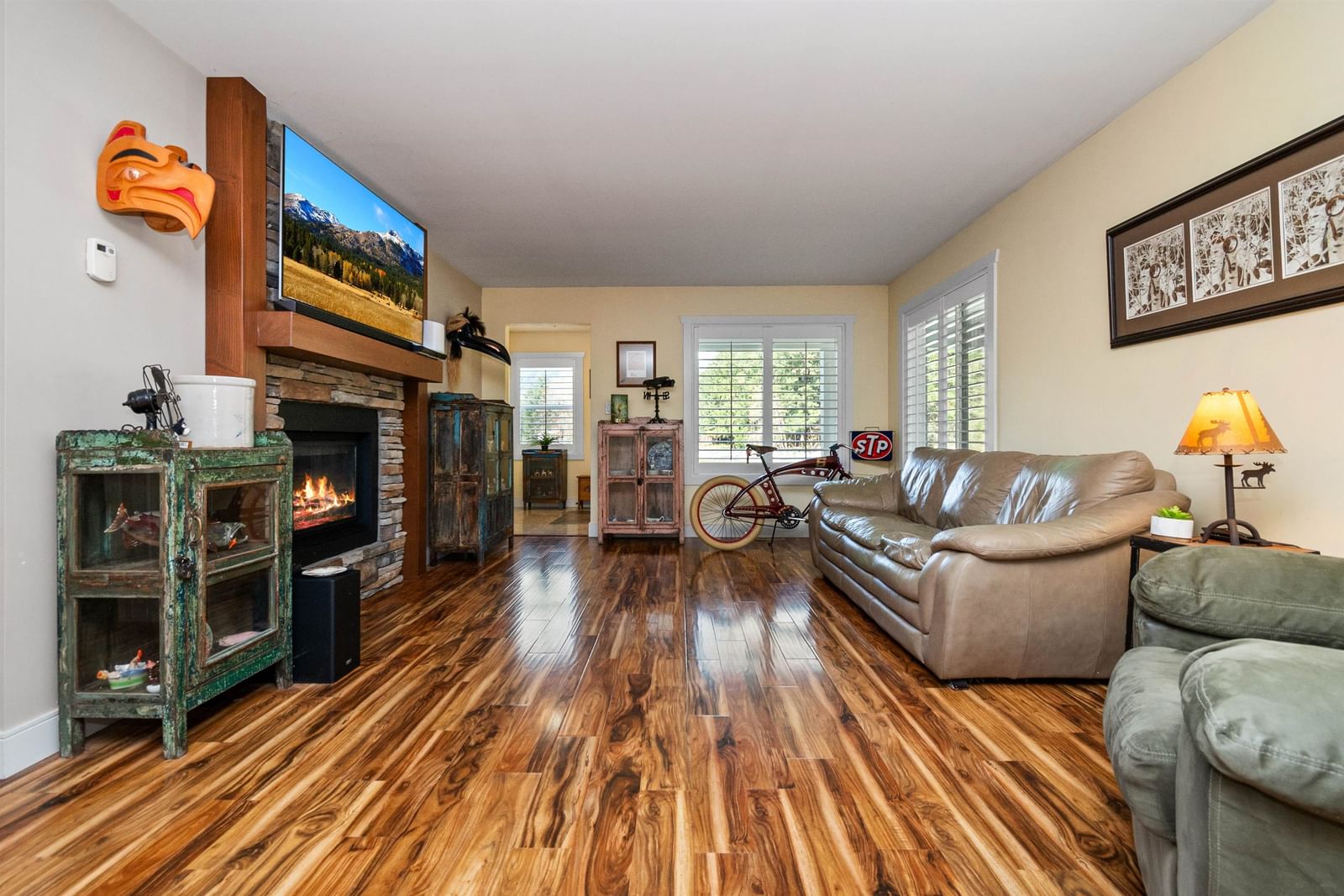Listing Image 11