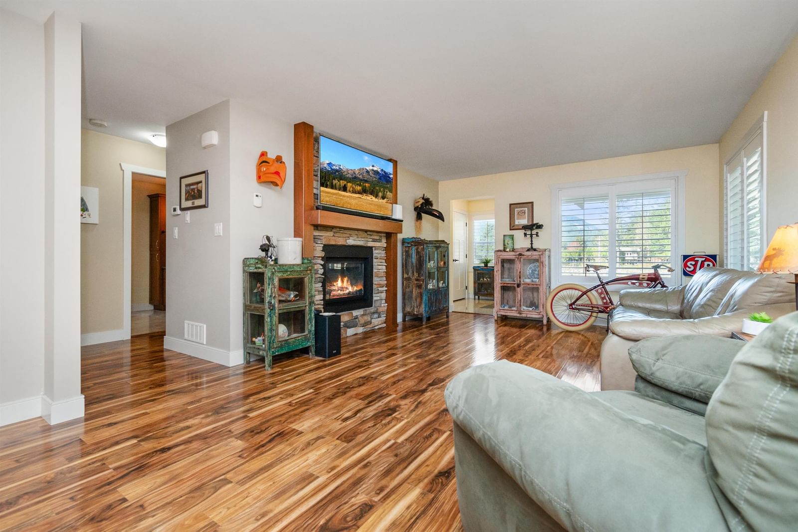 Listing Image 13