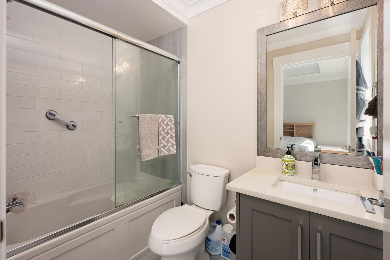 Listing Image 15