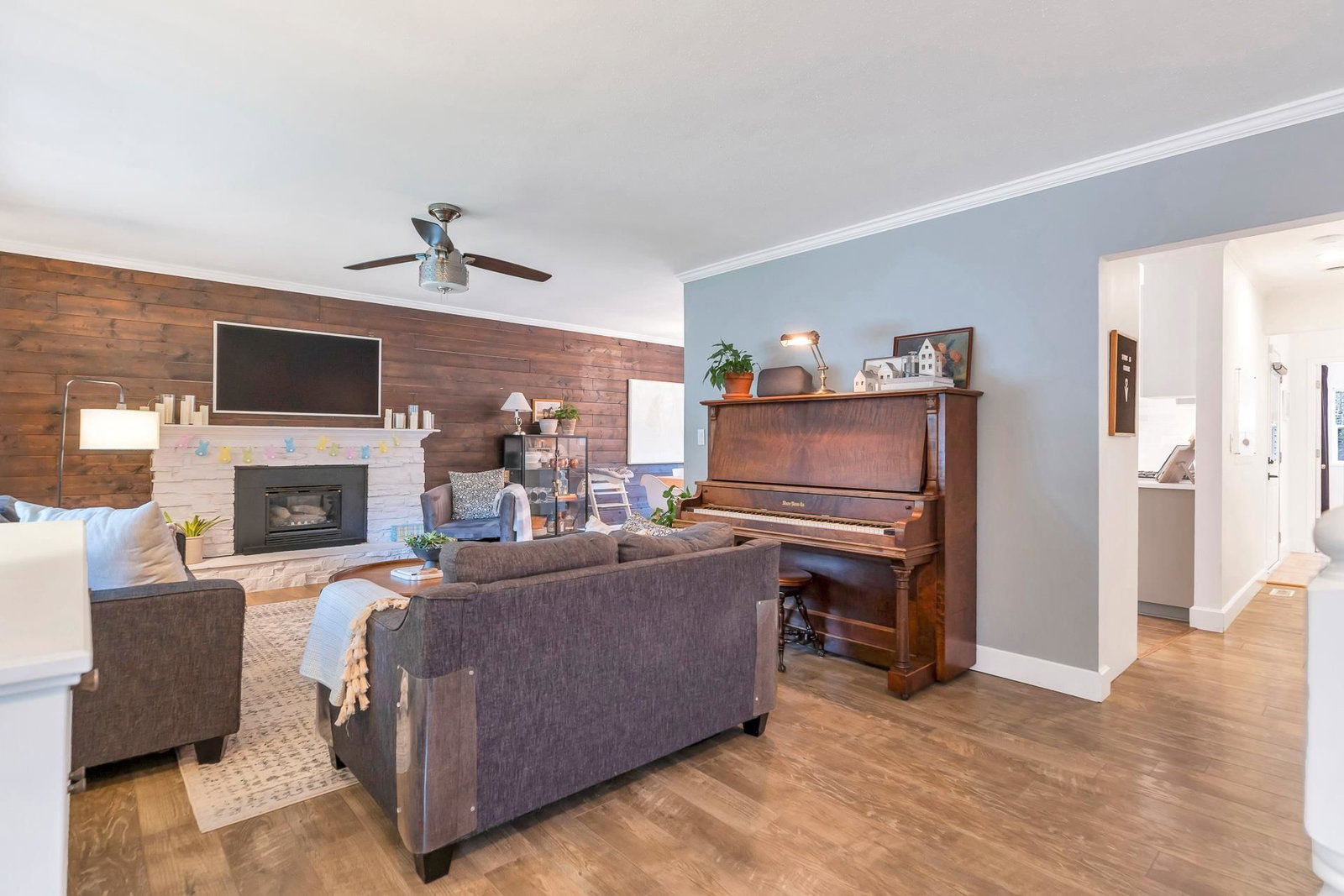 Listing Image 11