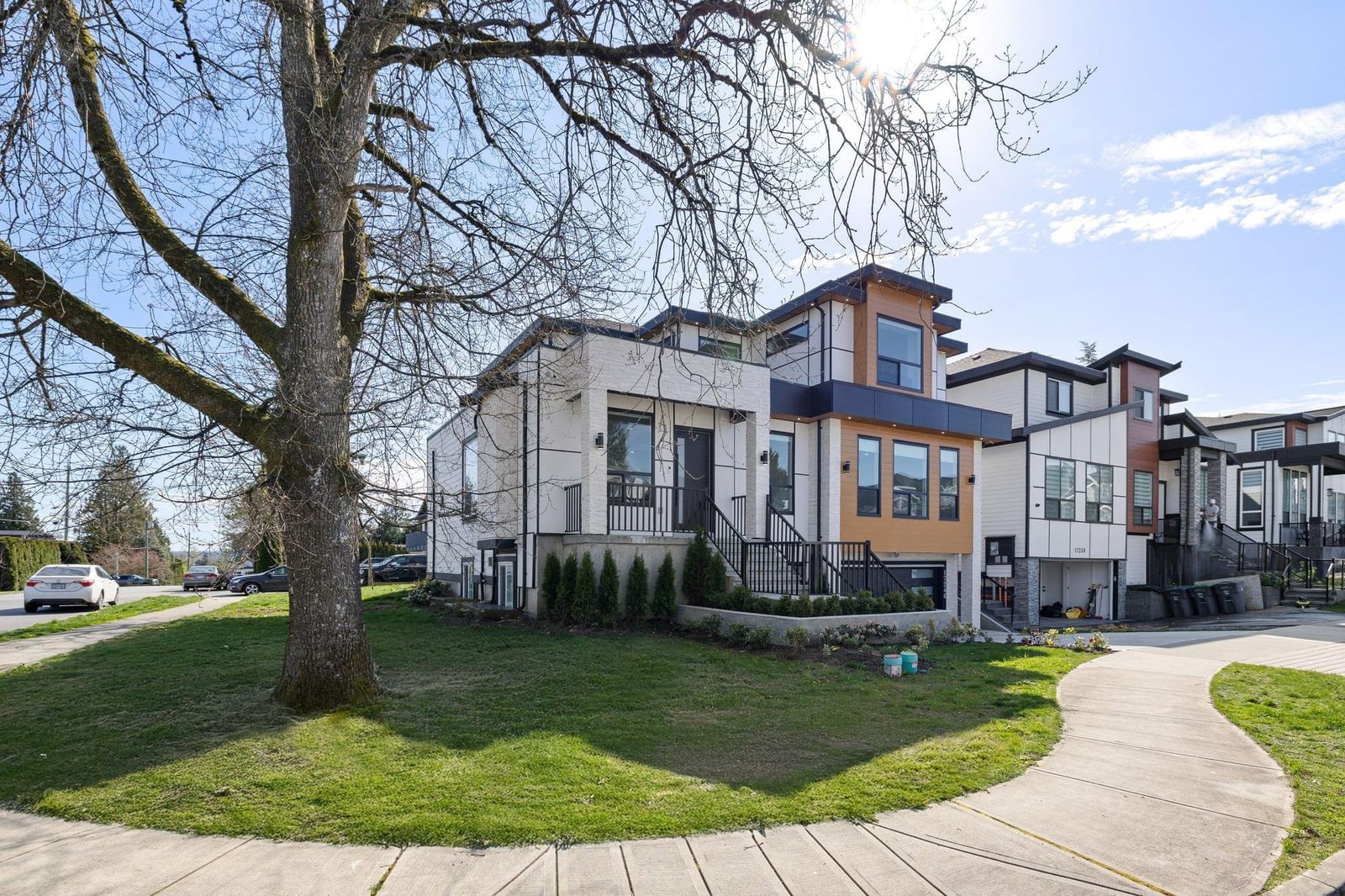 Listing Image 4