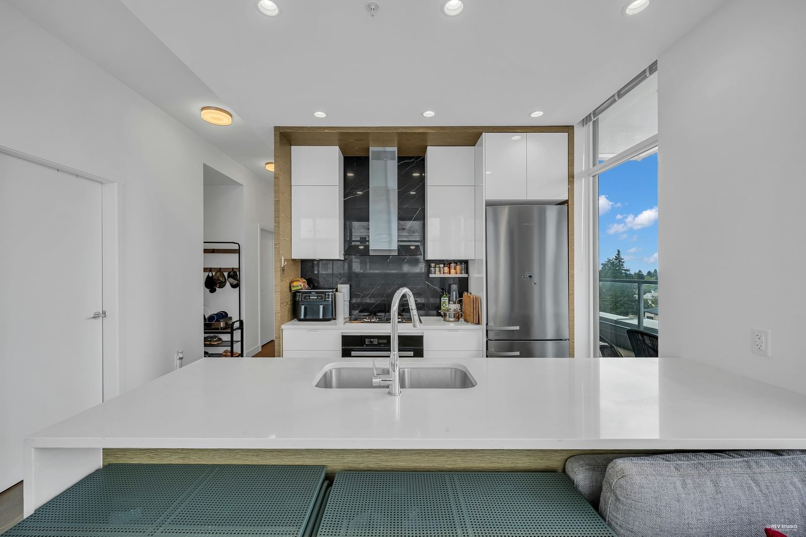 Listing Image 9