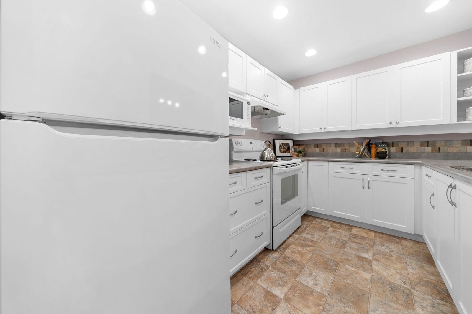 Listing Image 14