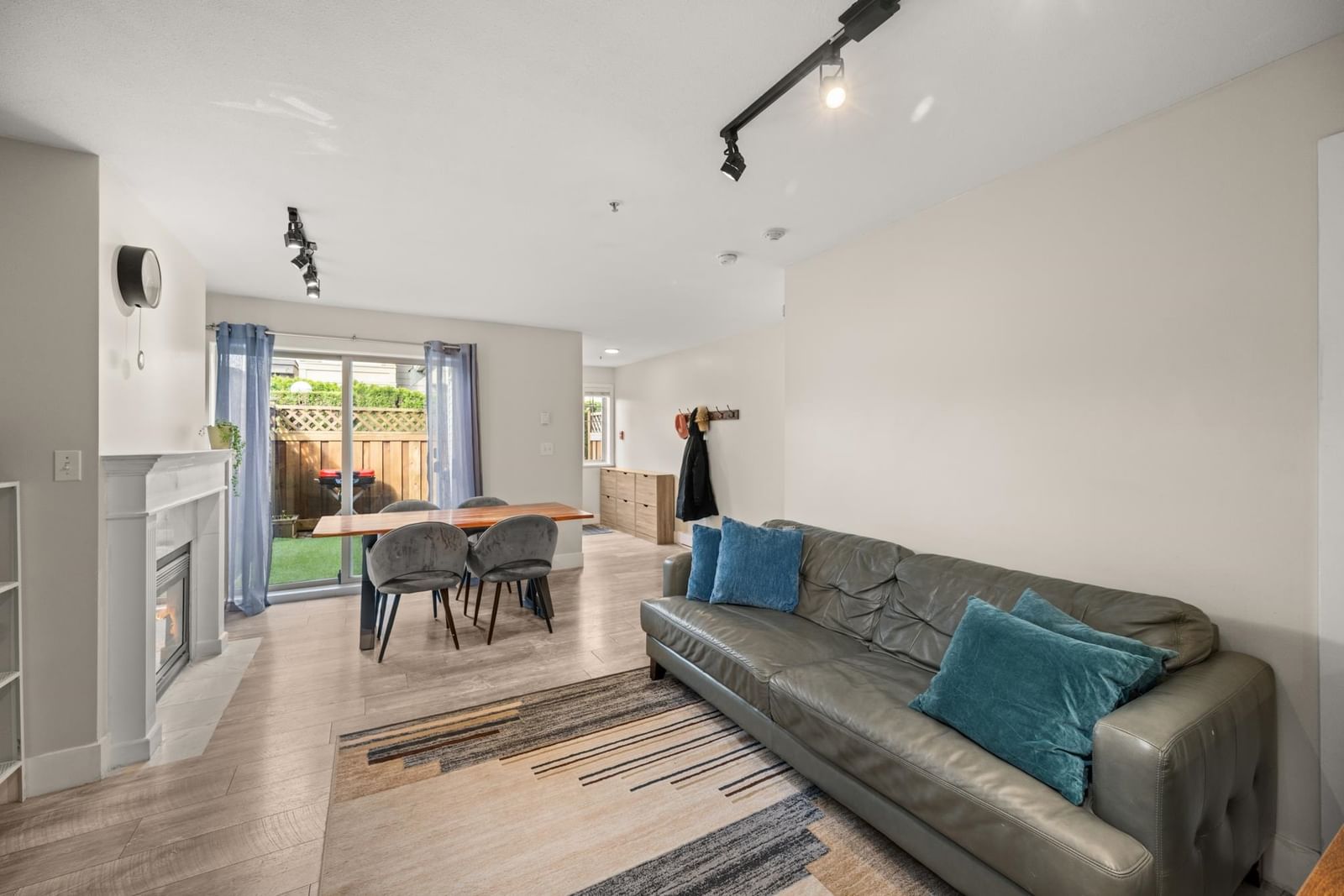 Listing Image 13