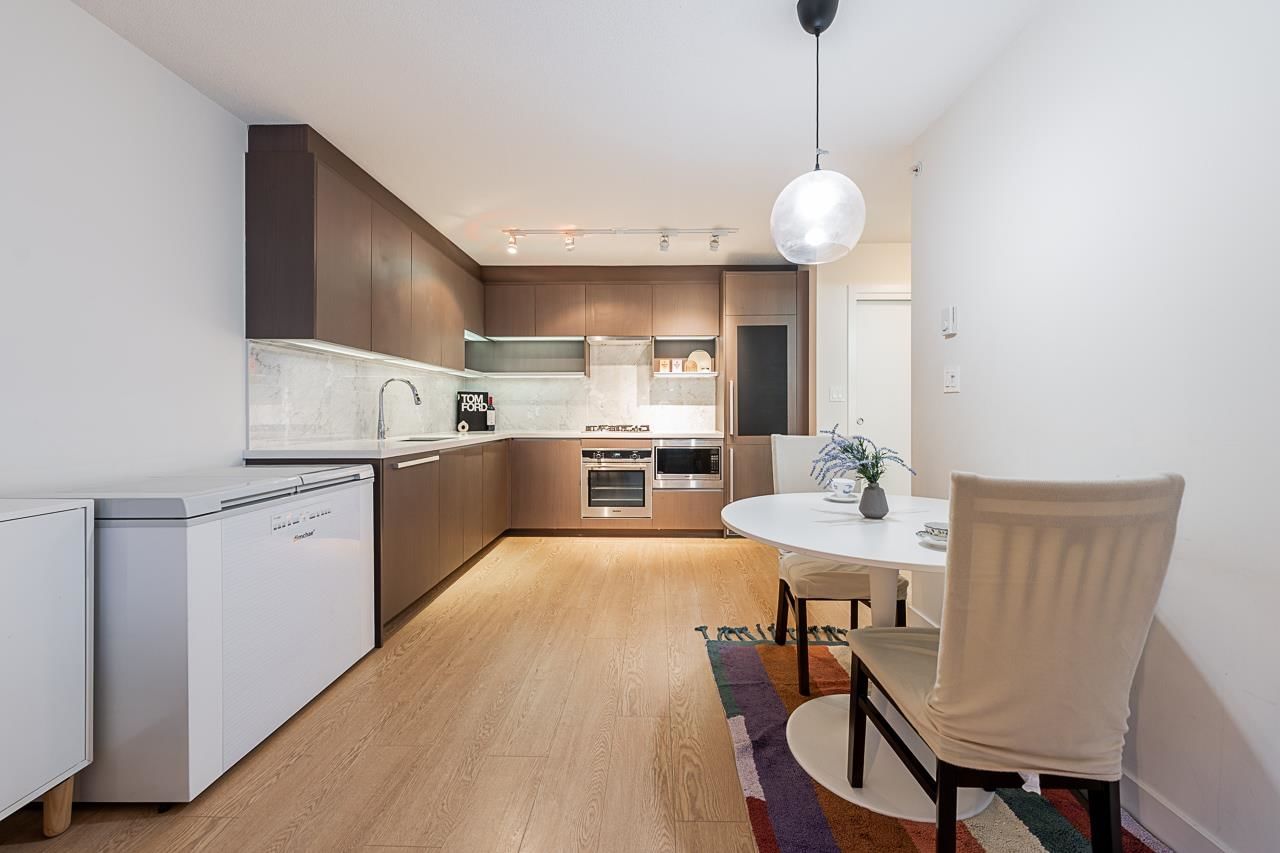 Listing Image 12