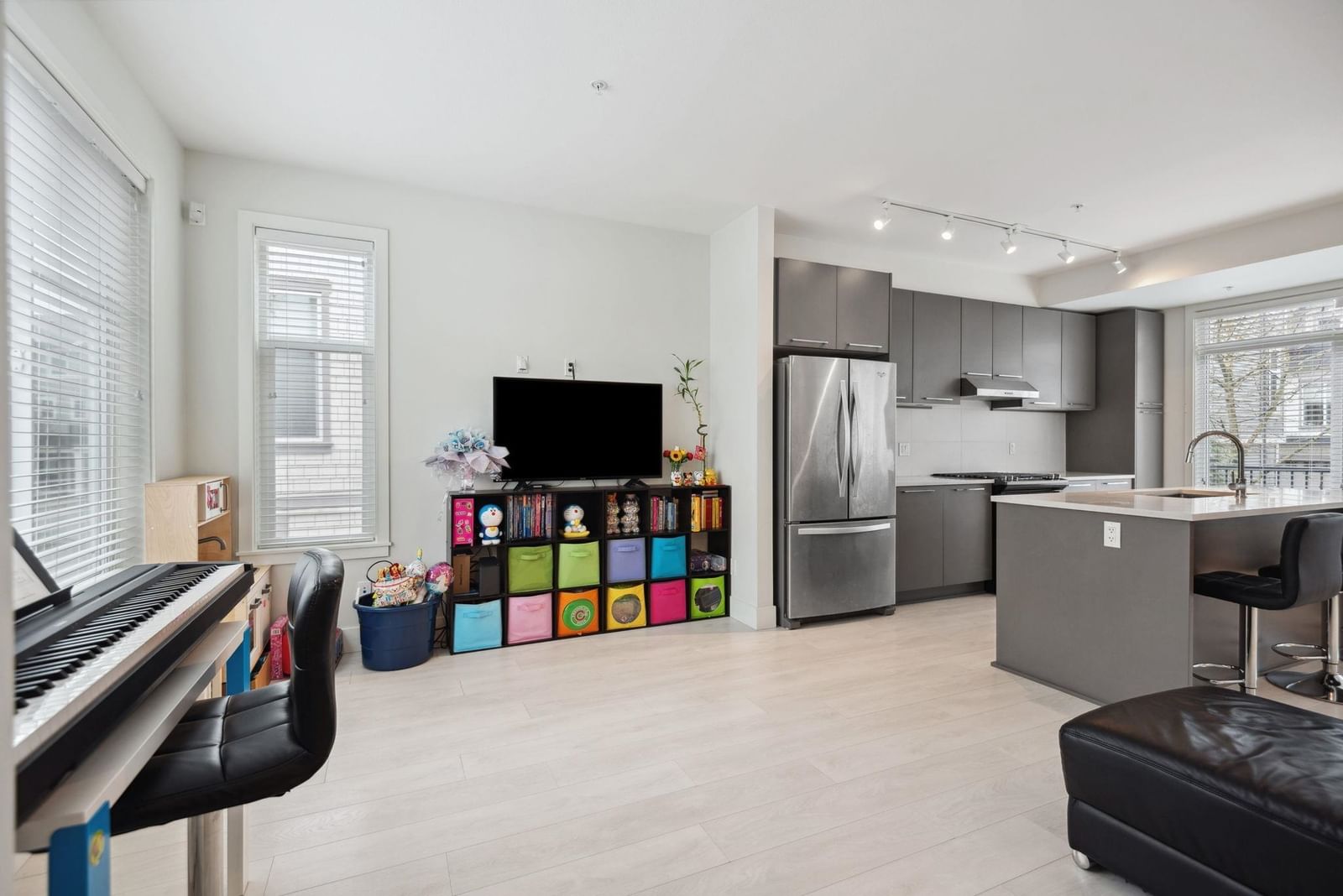 Listing Image 15