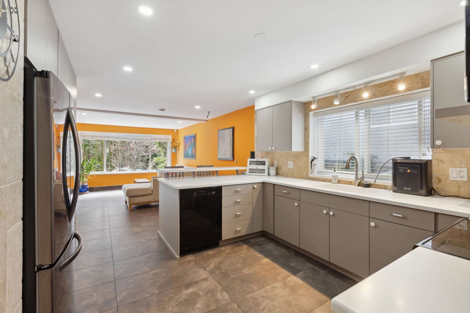 Listing Image 21